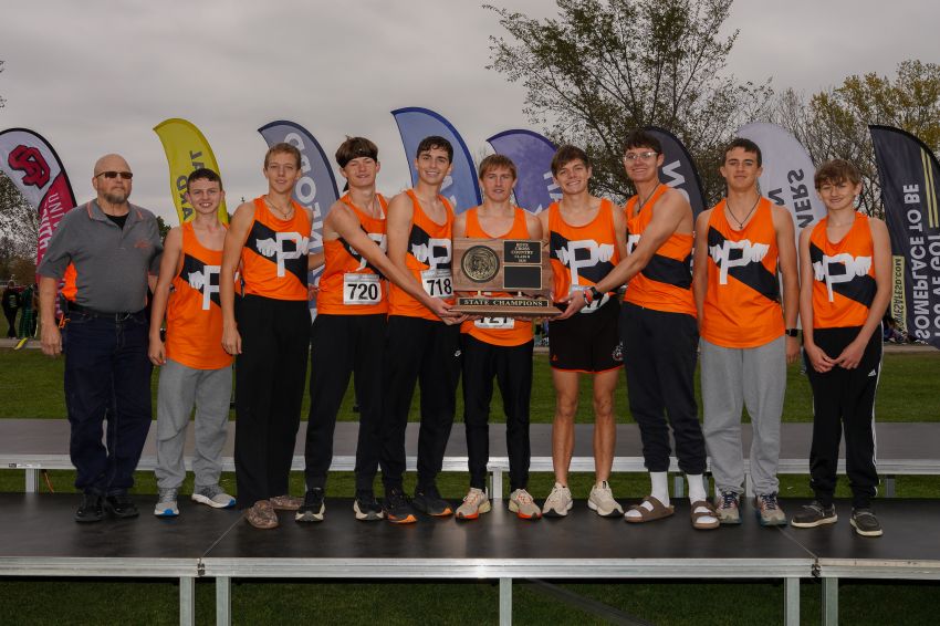 The SDCCTFCA announces 2025 area cross-country coaches of the year recipients 