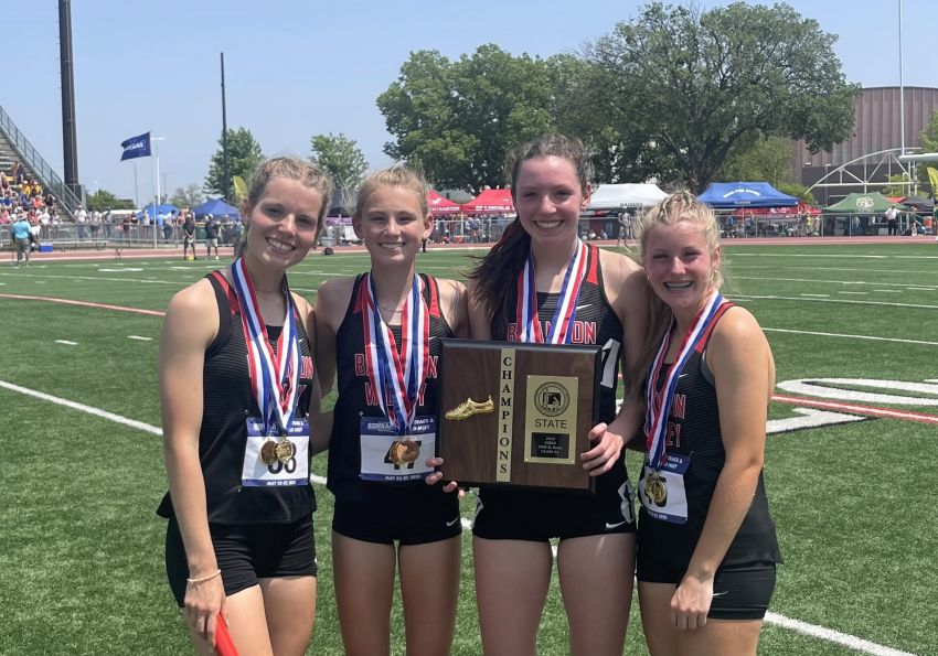 Brandon Valley girls hunt down Class AA state meet record in 3,200-meter relay