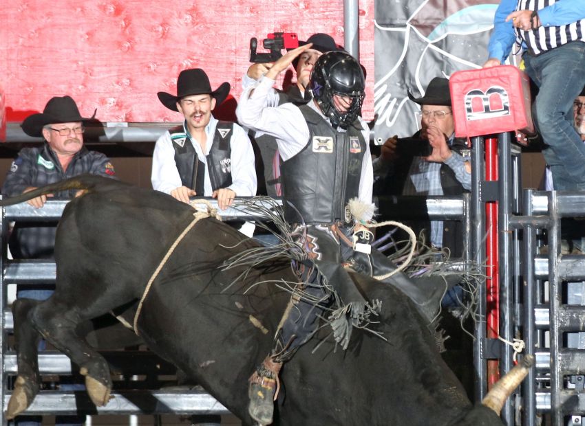 South Dakota cowboys, cowgirls dominate entry list for Badlands Circuit Finals Rodeo