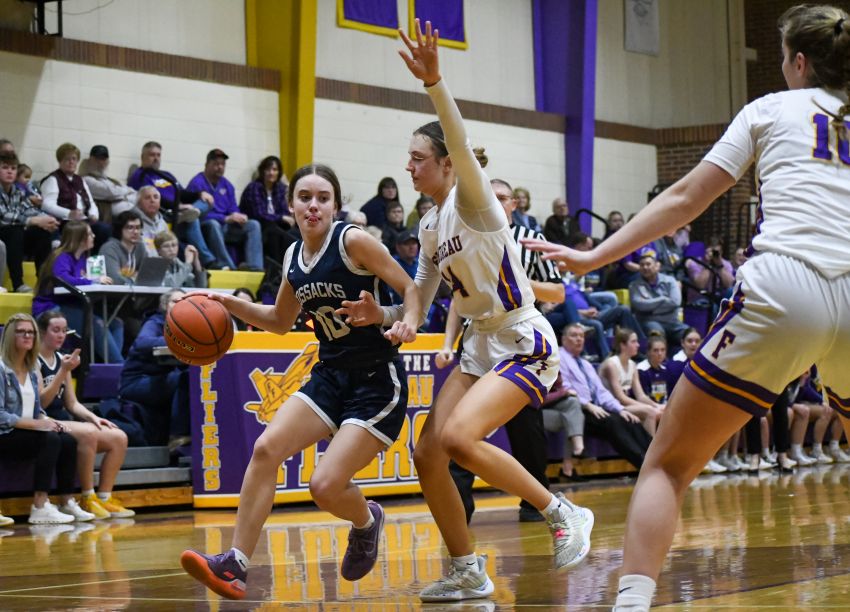 Friday, Feb. 2 Basketball Scores