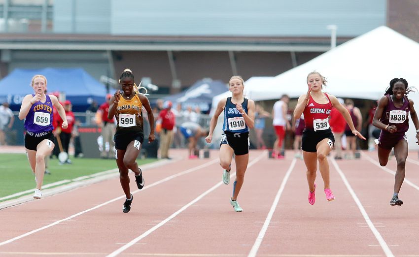 MVPâ€™s Berkeley Engelland leaves lasting impression at Howard Wood Dakota Relays