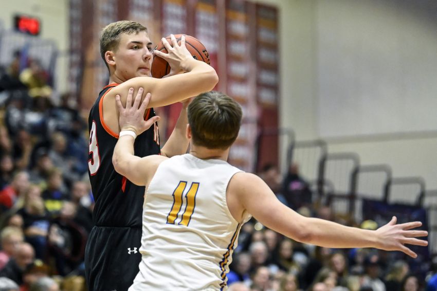 Ethan hosting 3-on-3 basketball tournament for Viborg-Hurley student Kobee Sherman 