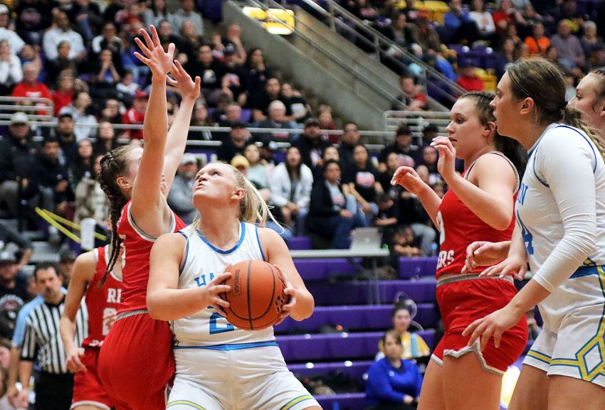 Hamlin's Kami Wadsworth is the 2023 South Dakota Miss Basketball 
