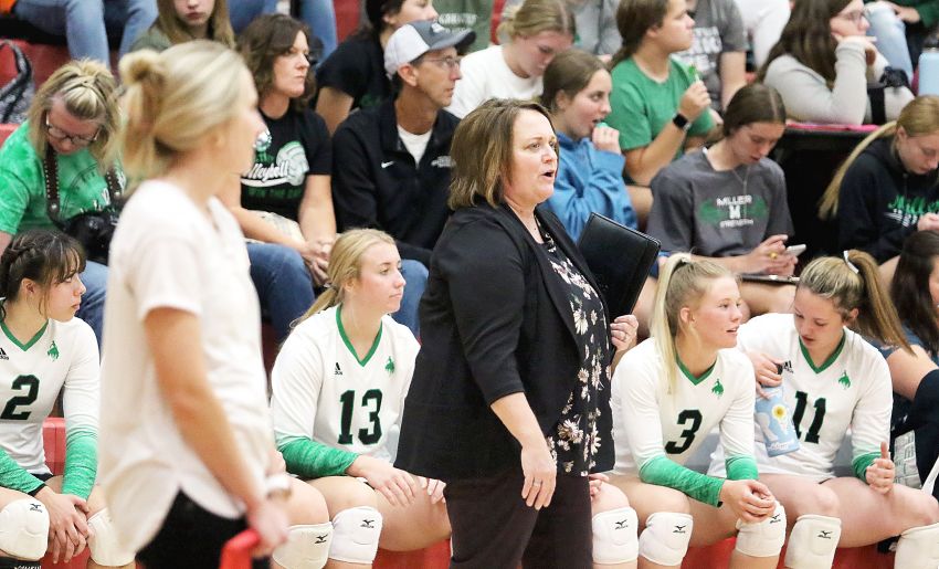 Miller's Linda DeBoer records her 700th career coaching win 