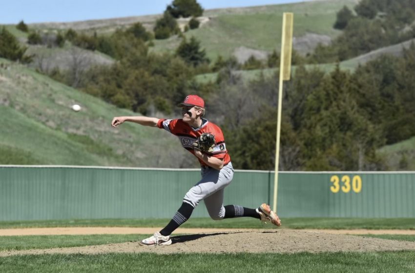 Chamberlain's Dakota Munger wins golf tourney, throws no-hitter on same day 