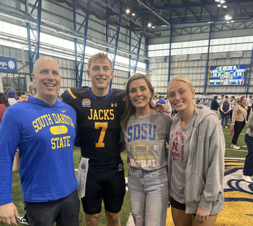 SDSU-USD rivalry runs deep for Viborg-Hurley siblings Chase and Coral Mason