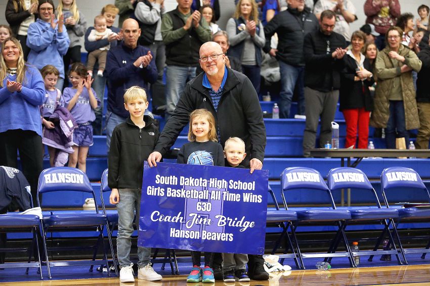 Hansonâ€™s Jim Bridge is South Dakotaâ€™s all-time winningest girls basketball coach 