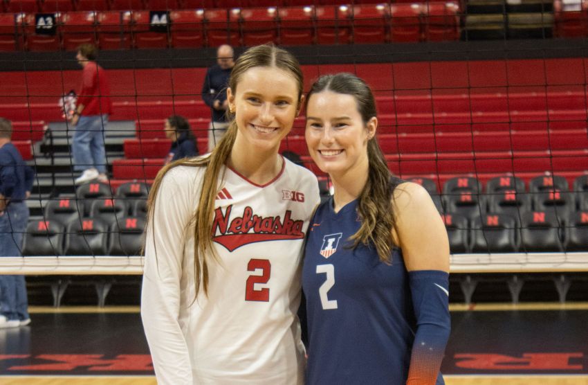 O'Gorman graduates Raegan and Bergen Reilly are sisters, Big Ten competitors and their biggest supporters 