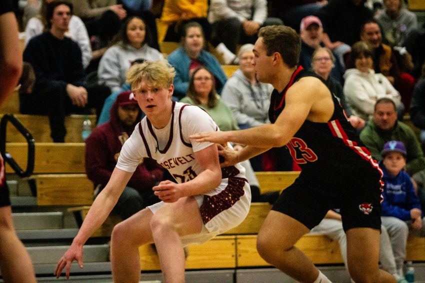 Feb. 4 Boys Basketball Roundup - Bryson Skogsberg hits layup with 15 seconds left to lift Roosevelt past No. 5 Huron 