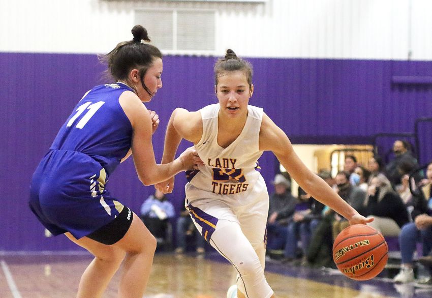 Maleighya Estes, Josie Hill guide Lady Unity to Indigenous Hoops League title  