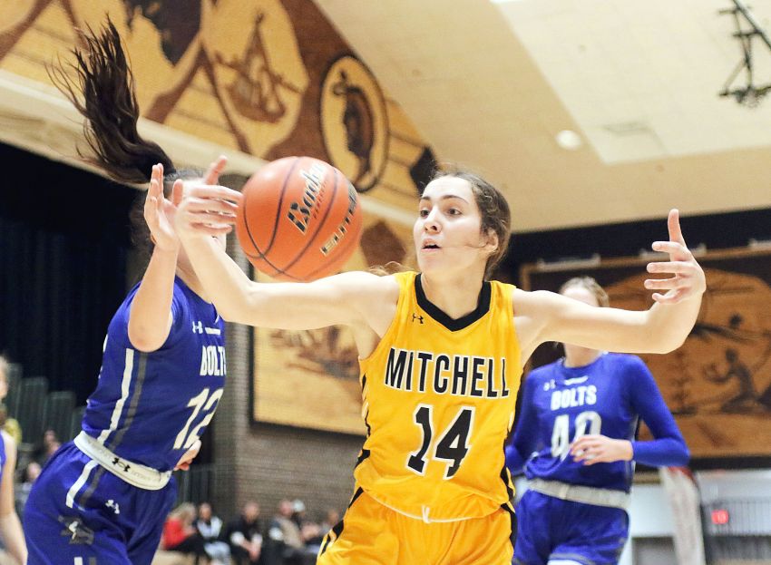 March 3 Girls Basketball Roundup - Mitchell upsets Brandon Valley to earn state tourney berth