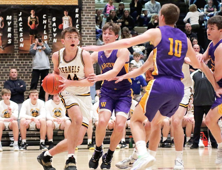Mitchell, Harrisburg and Pierre lead all-ESD boys basketball honorees 