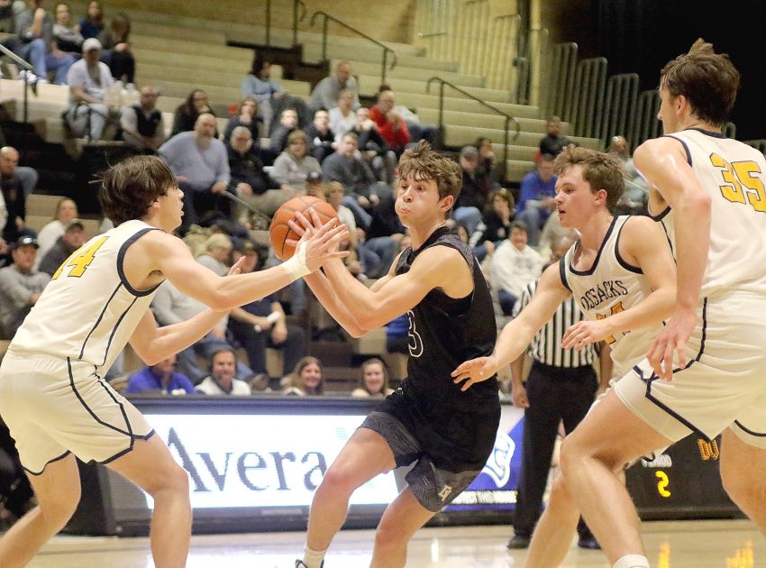 Dakota Valley's Isaac Bruns named Gatorade South Dakota player of the year 