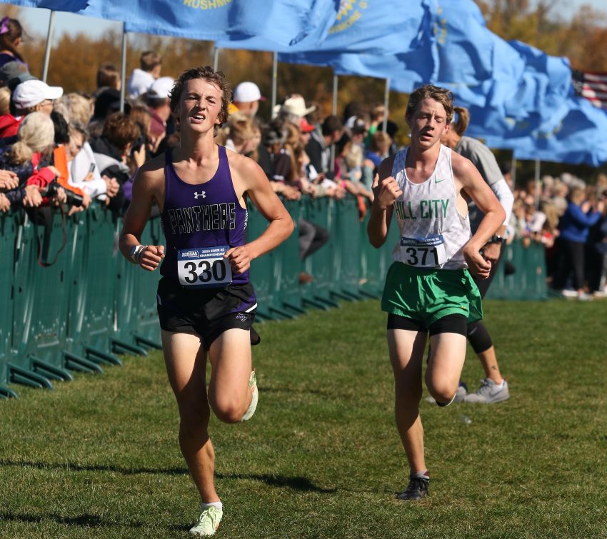 Dakota Valley's Jack Brown, Sophia Redler run to Region 3A cross-country titles