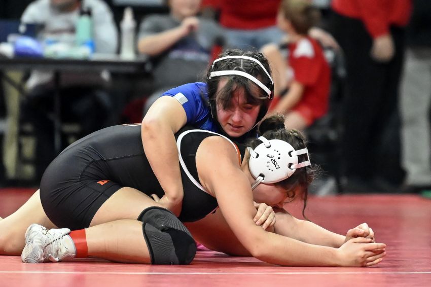 Jan. 10 Wrestling Roundup - Rapid City Stevens wins team title at Miller/Highmore-Harrold tournament