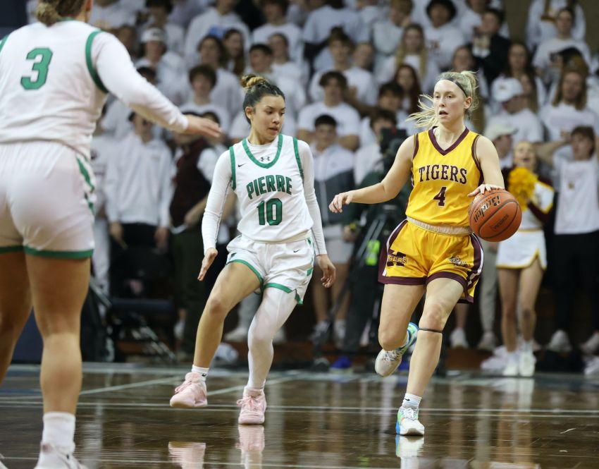 Class AA Roundup - Pierre tops Harrisburg, advances to state championship 