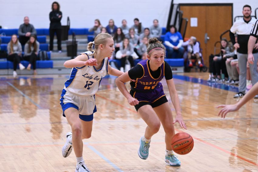 Dec. 29 Girls Basketball Roundup - No. 2 Centerville coasts past No. 1 Wall, improves to 7-0 