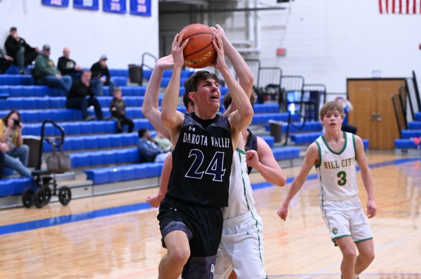 Dec. 29 Boys Basketball Roundup - No. 3 Dakota Valley runs past Hill City, continues record winning streak