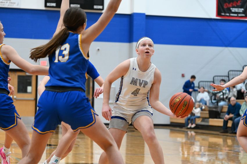 Jan. 16 Girls Basketball Roundup - Reagan Rus, Emilee Fox power Mount Vernon/Plankinton to win over Redfield 