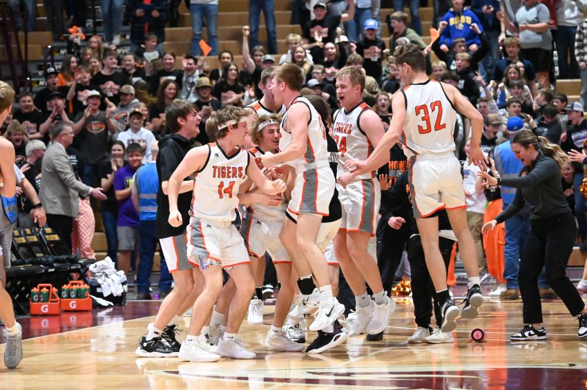 Howard Tigers climb atop Class B after years of basketball frustrations 