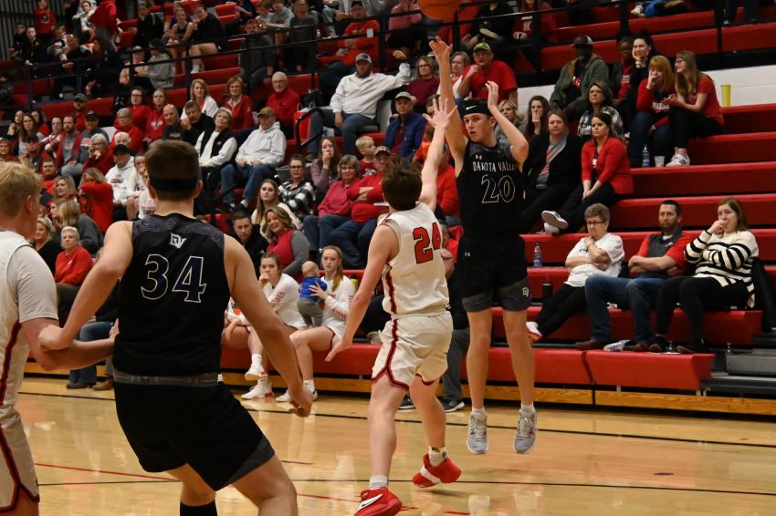 Feb. 7 Boys Basketball Roundup - Dakota Valley edges Vermillion to stay undefeated 