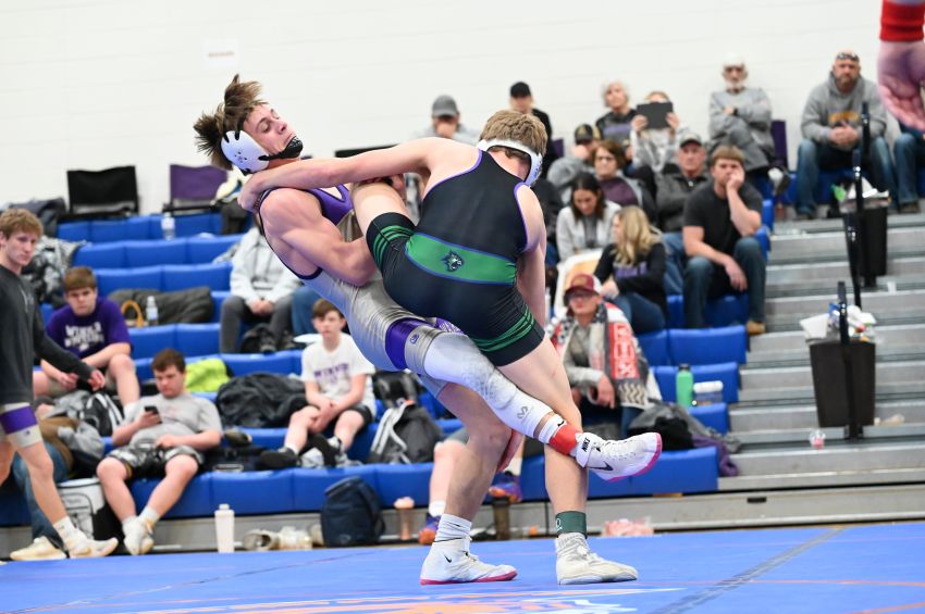 Class B region wrestling roundup - Winner Area headed to state with 10 wrestlers after winning 3B wrestling title