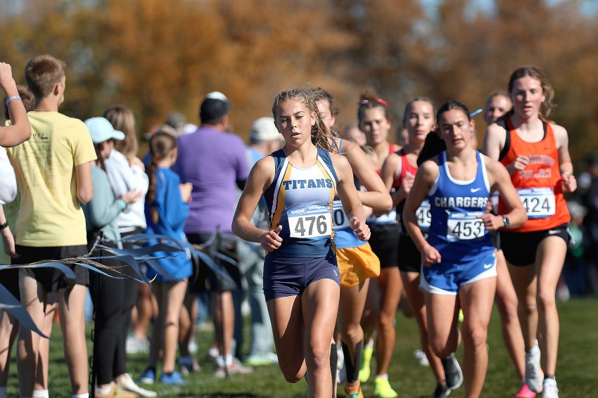 Tea Area girls, Dakota Valley boys win team titles at Lennox Invitational