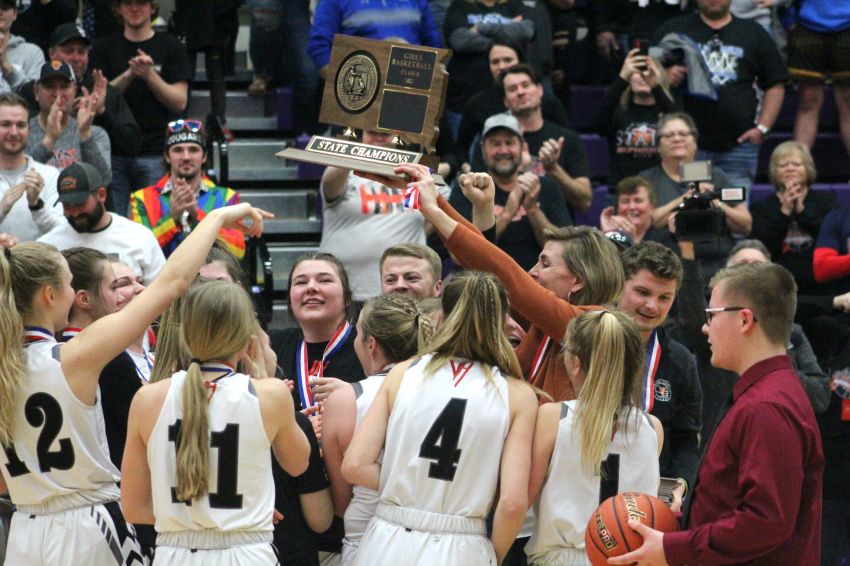 Eighth-seeded Cougars complete championship run over De Smet 