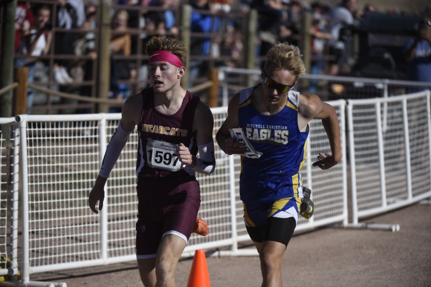 Freeman Academy/Marion's Finley McConniel claims Class B state cross-country championship in photo finish 