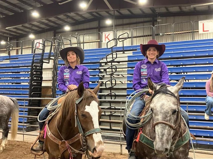 JJ Sterkel toughs out torn ACL to reach Junior High National Finals Rodeo